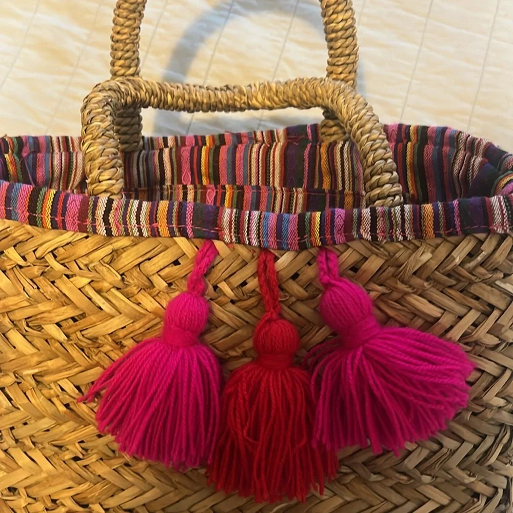 Woven Straw Tote with Pink and Red Tassels Resort Vacation Bag - Picture 2 of 7